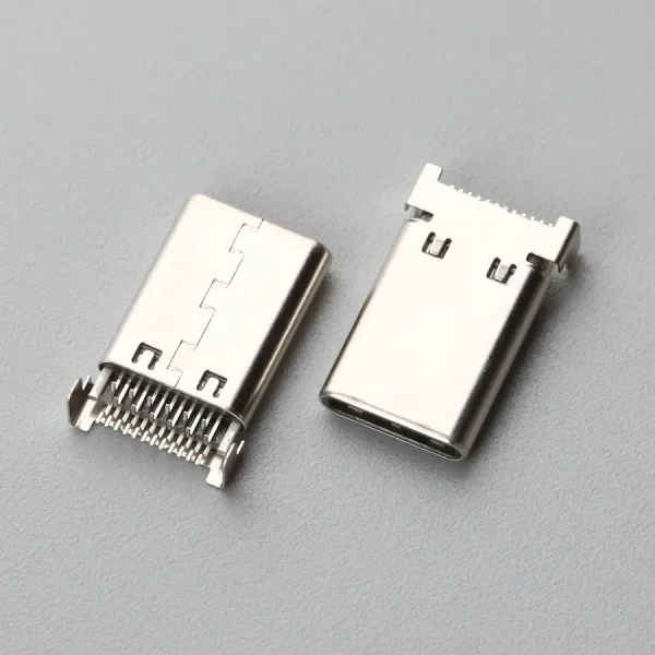 31.BUSM242B3N15372SR USB TYPE C 24P 公座 沉板式前插后贴 H=0.95mm L=13.75mm